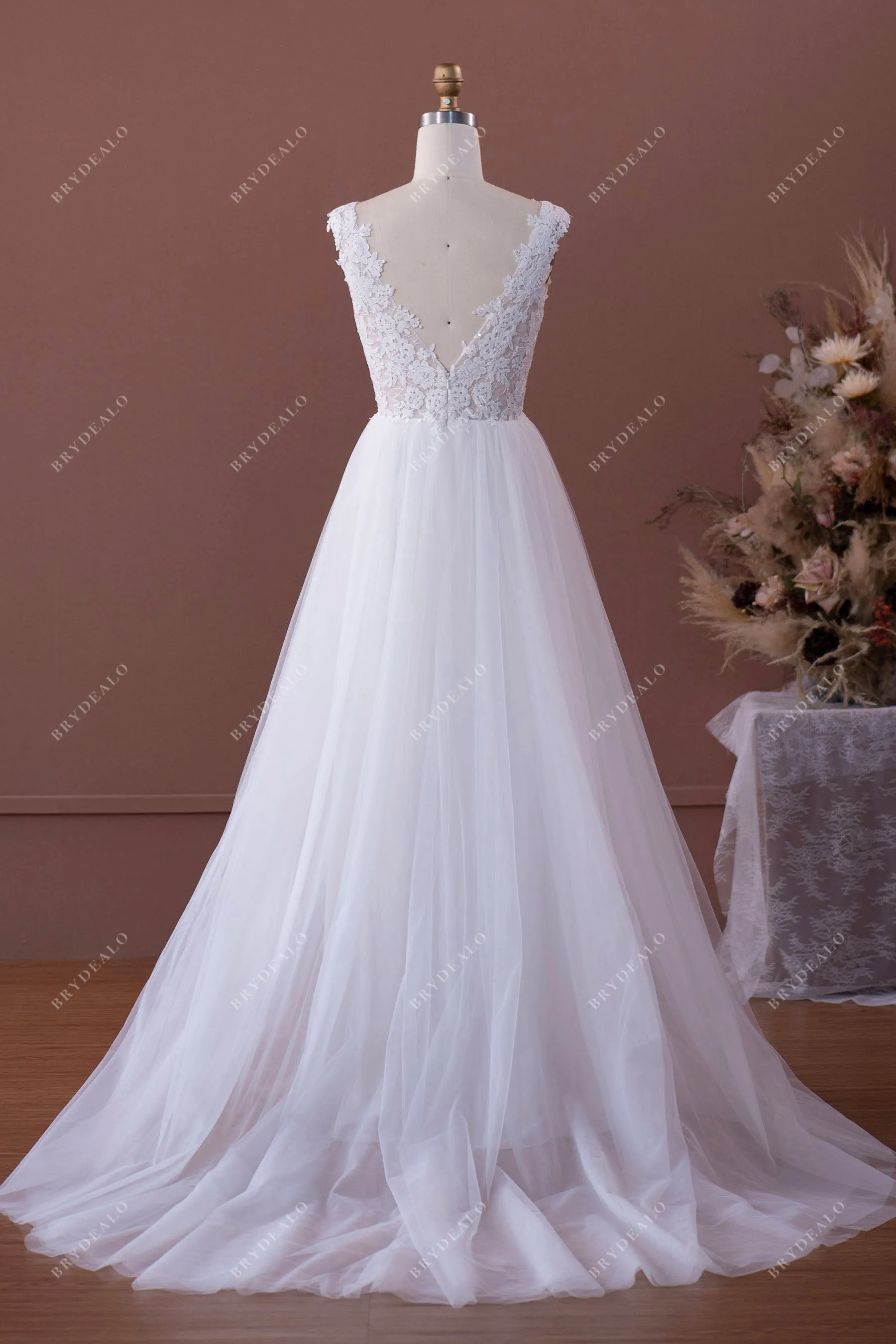 Chic A-line Bridal Gown with Illusion Flower Lace Bodice